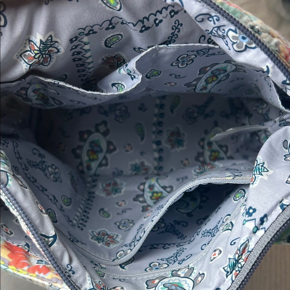 Vera Bradley Paisley Quilted Crossbody Bag D 01 - Picture 3 of 6